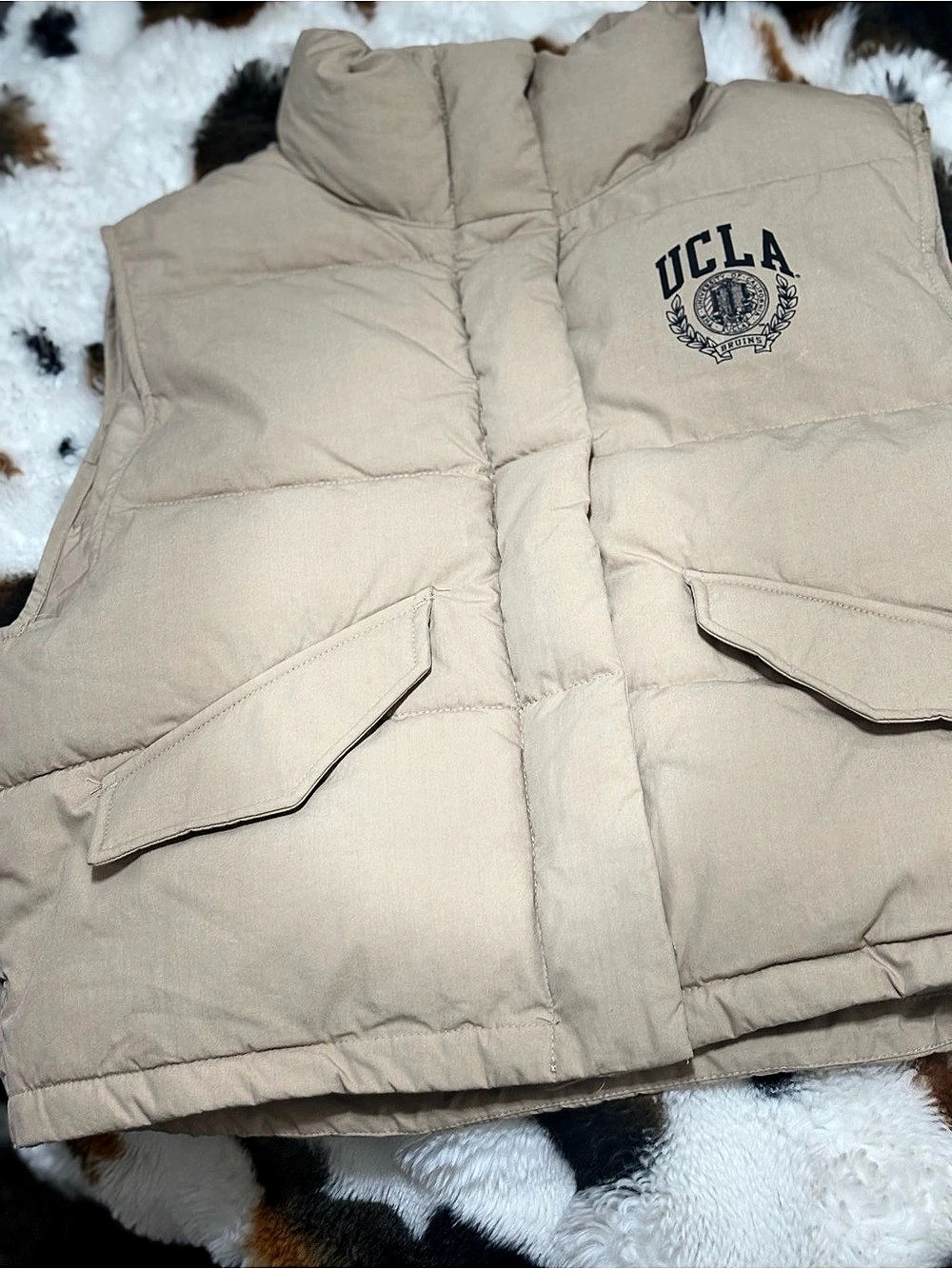 UCLA Puffer Vest in Beige Size Small NWT